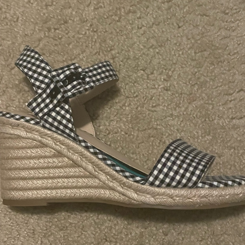 Lifestride Memory Foam Sandal. New in box. Black and white checked.